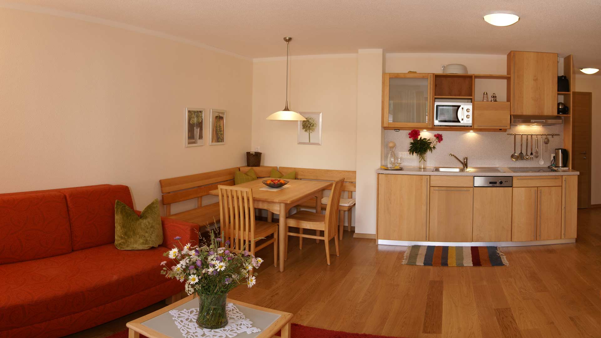 hotel_darrehof_serfaus_naturwohnung_melisse_minze.jpg