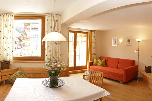 Familien- & Naturhotel Darrehof | Naturwohnung Lavendel | Wohnraum