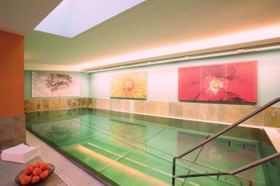 04b_darrehof_serfaus_wellness_hallenbad.jpg