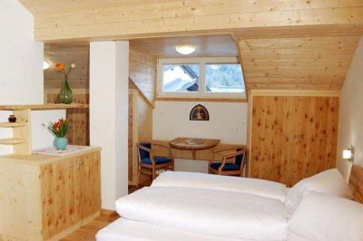01c_darrehof_kiefer_schlafzimmer.jpg