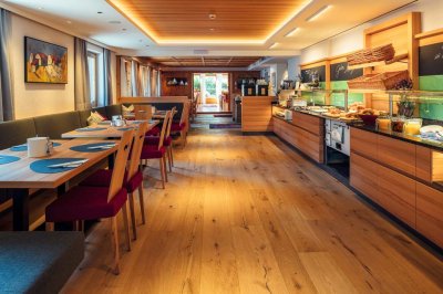 03b_darrehof_serfaus_fruehstuecksbuffet.jpg