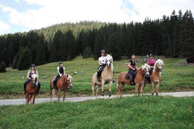 gut_darrehof_serfaus_ausreiten.jpg