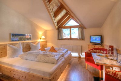 01b_darrehof_doppelzimmer_bergblick.jpg