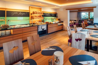 01a_hotel_darrehof_serfaus_fruehstuecksbuffet.jpg