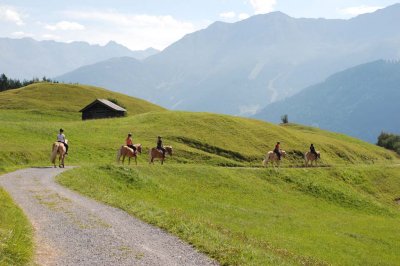 04c_darrehof_serfaus_sommer_ausritt.jpg