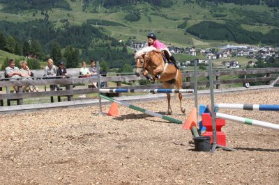 gut_darrehof_serfaus_springreiten.jpg