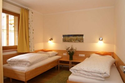 02b_darrehof_malve_verbene_zweibettzimmer.jpg