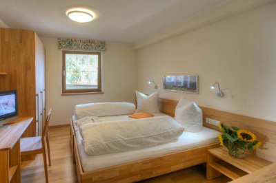 03b_darrehof_mistel_silberdistel_schlafzimmer.jpg